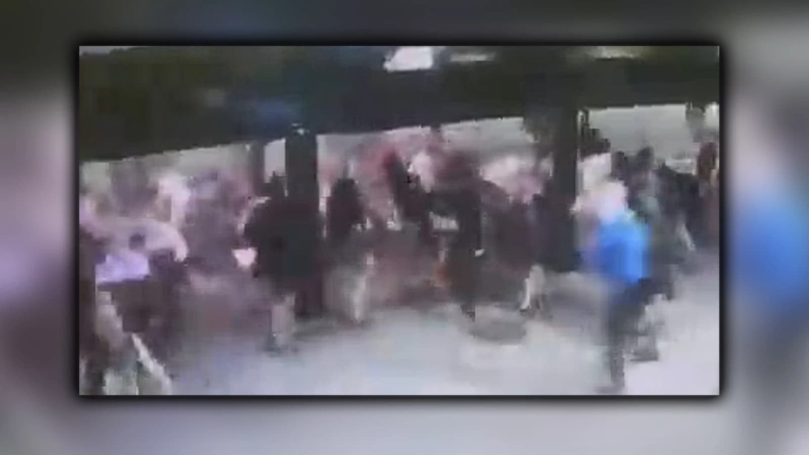 Vídeo: terror separatista ¡Otra vez! agrediendo a jóvenes por ver a la Roja en País Vasco