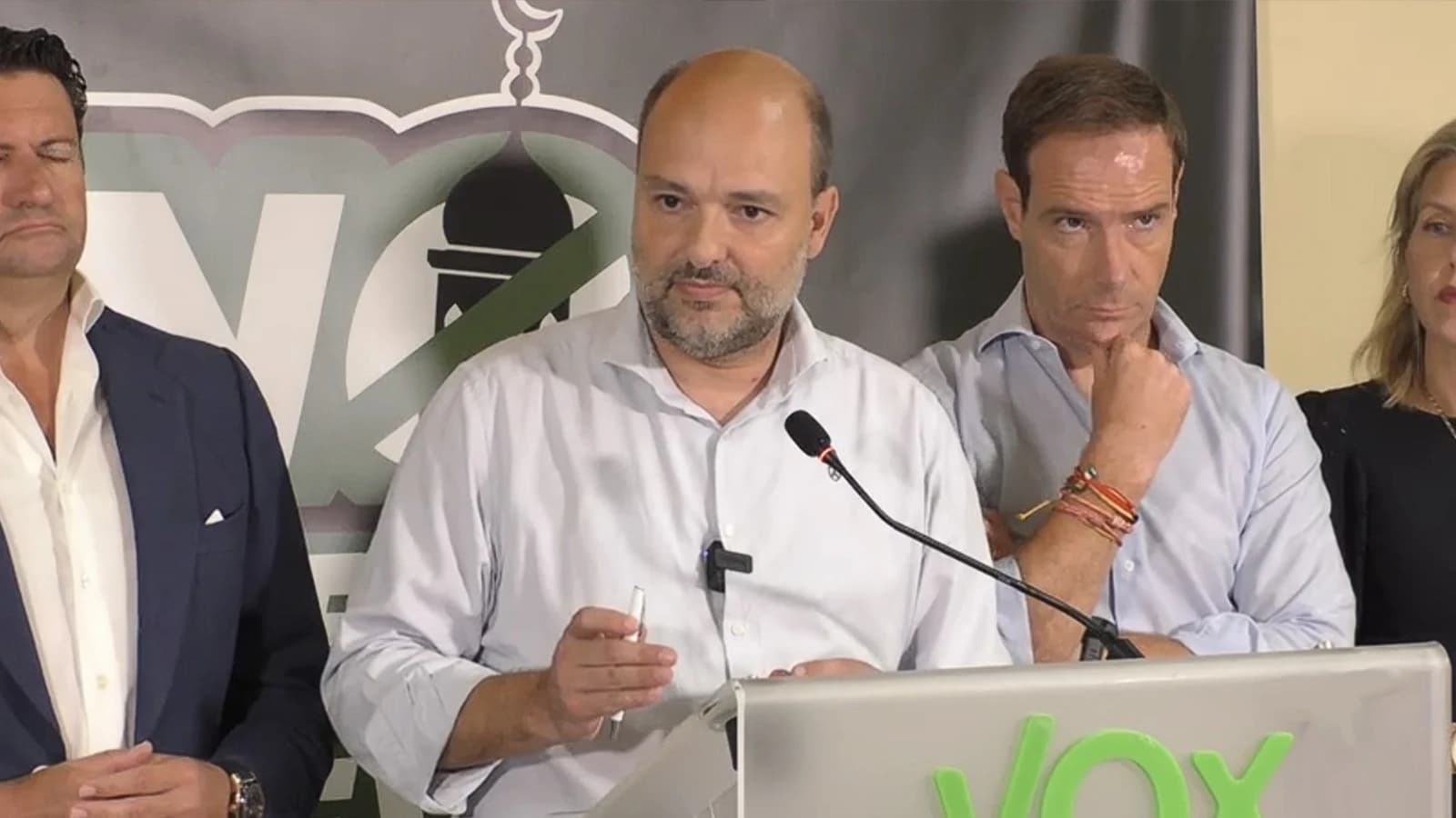 Sanz consigue la licencia de la mezquita pero Vox no le retira el apoyo… de momento