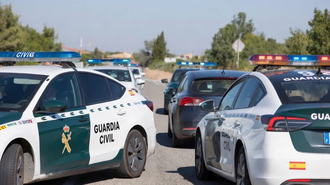 Se intercepta a un hombre cerca de Portugal con su pareja encerrada en el coche