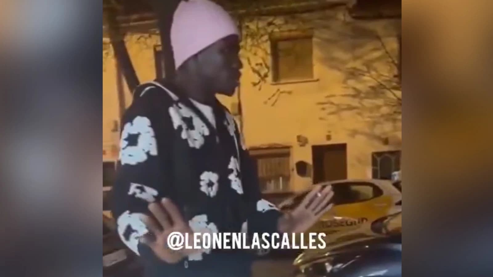 Vídeo: Joven española se refugia en una tienda tras el acoso y amenazas de un africano