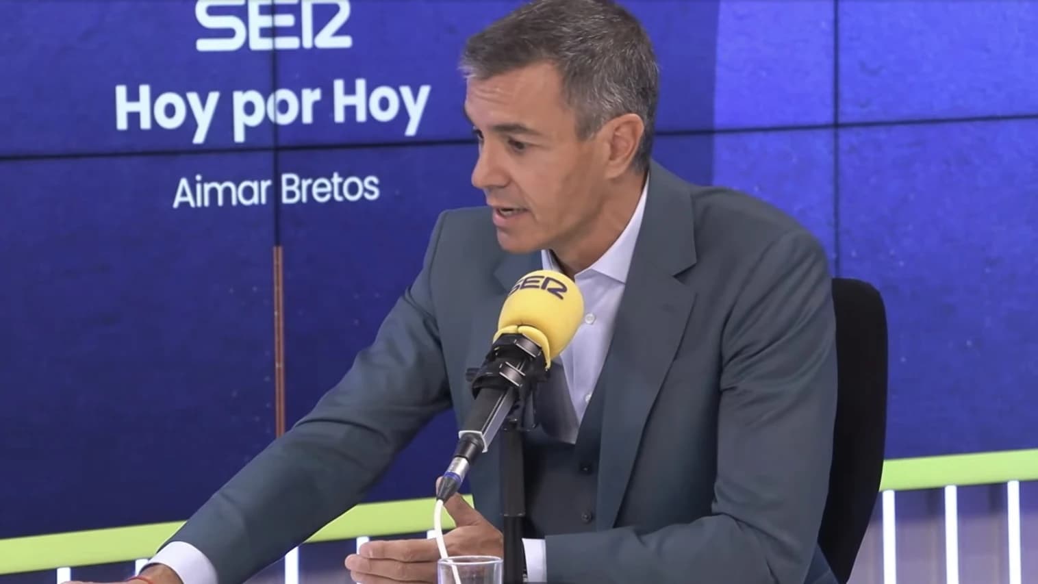 Sánchez aborda los problemas de Ceuta en entrevistas de radio y no en el Congreso