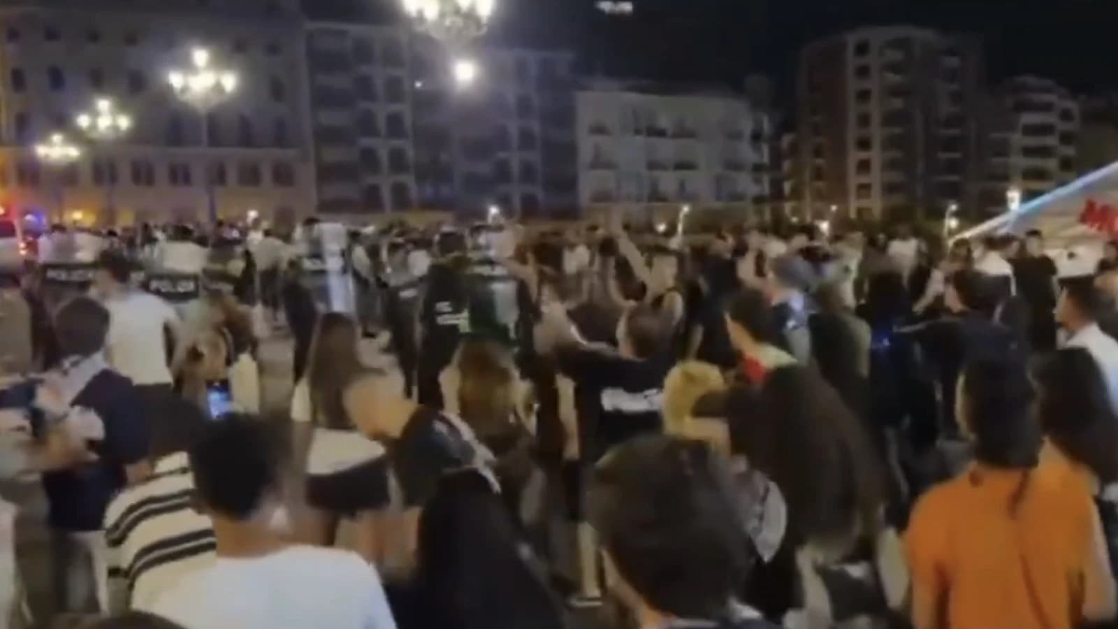 Agresiones a la Ertzaintza en Bilbao: 200 borrokas lanzaron botellas e hirieron a agentes
