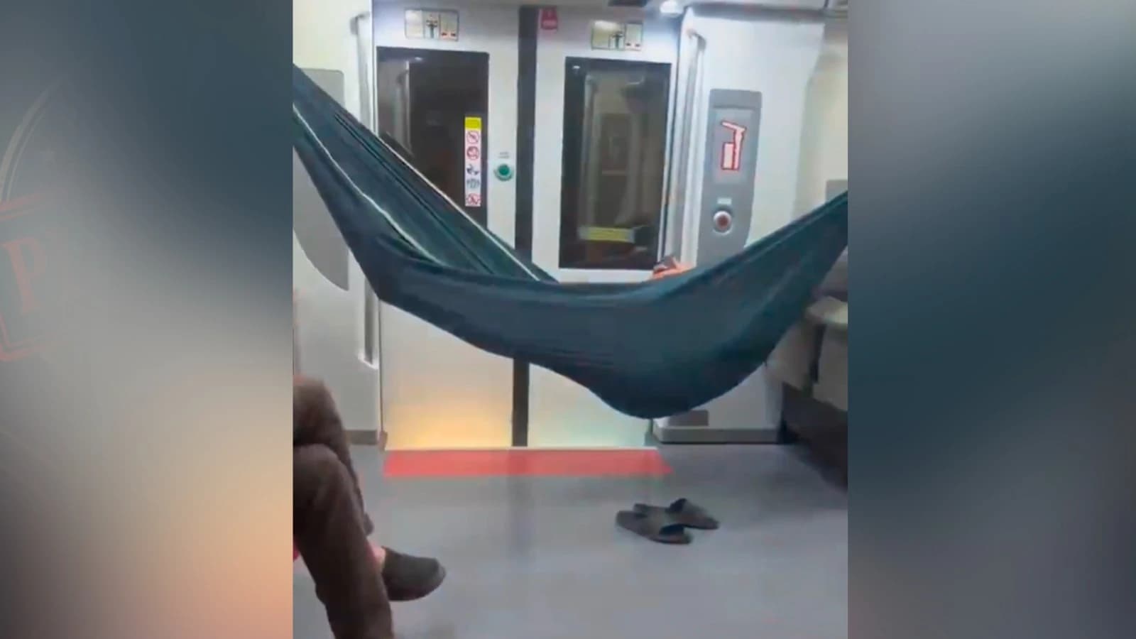 Vídeos del incivismo en Cataluña: Rodalies sin respeto y la una Barcelona irreconocible