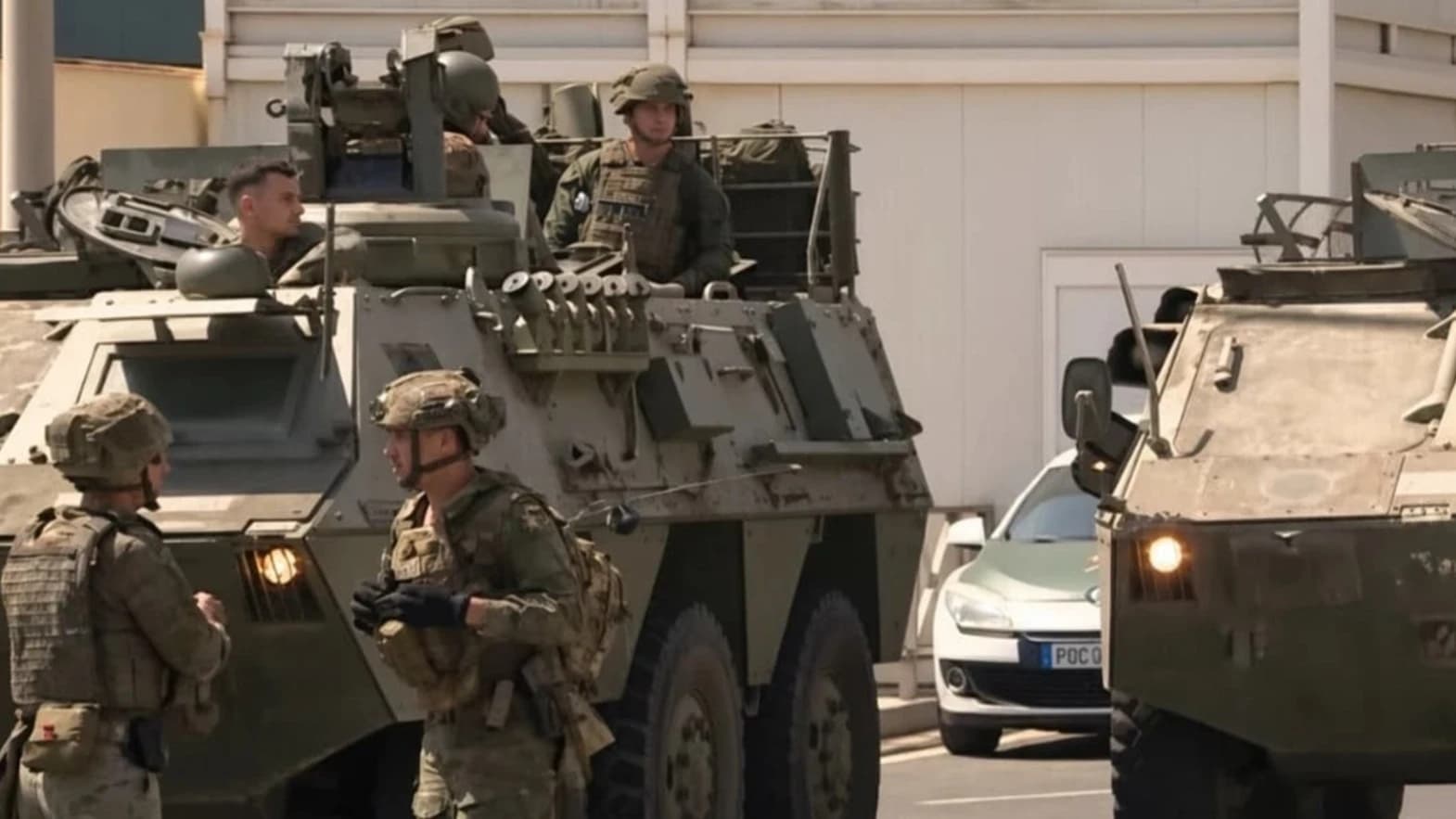 Un ilegal parte la rodilla a un militar por defender a una mujer en Ceuta