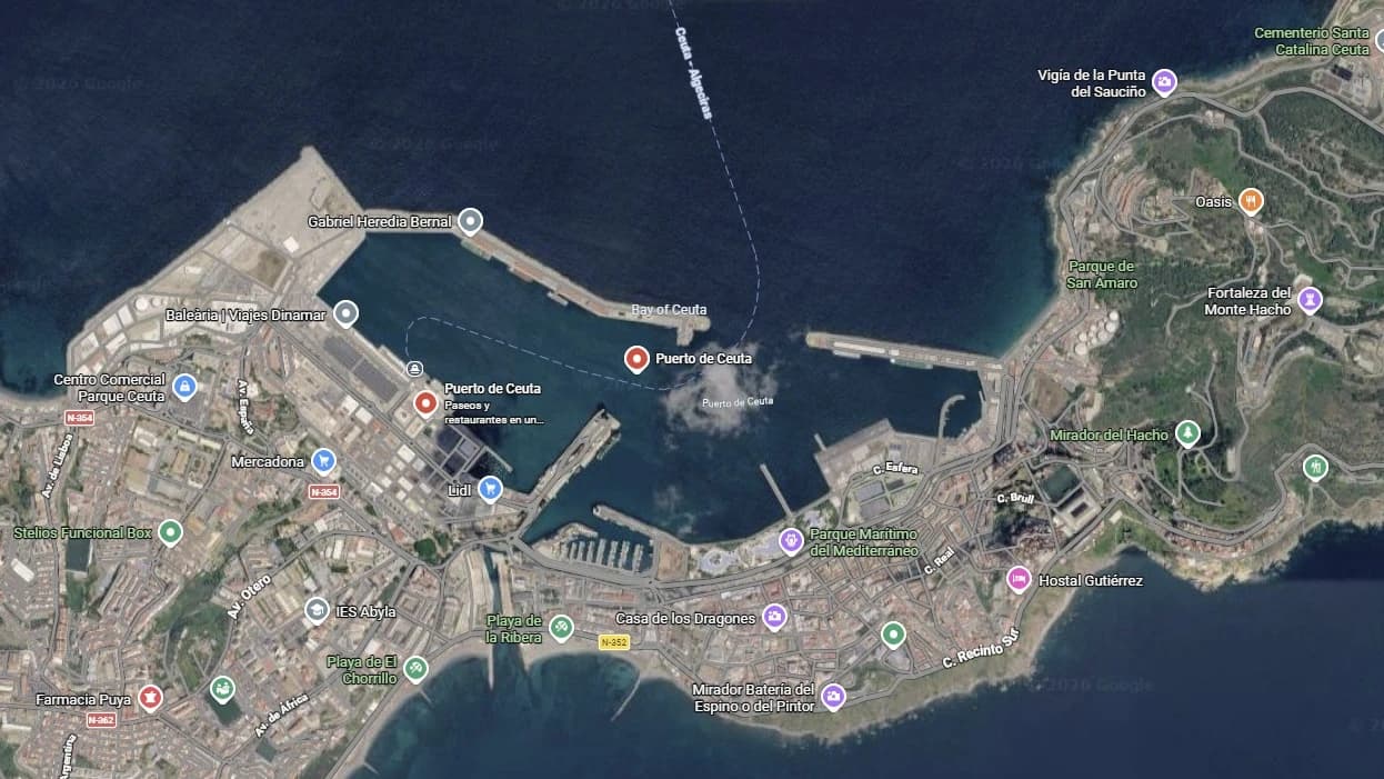 Las alertas de seguridad no frenan a Puente en el puerto de Ceuta: mantiene el campamento