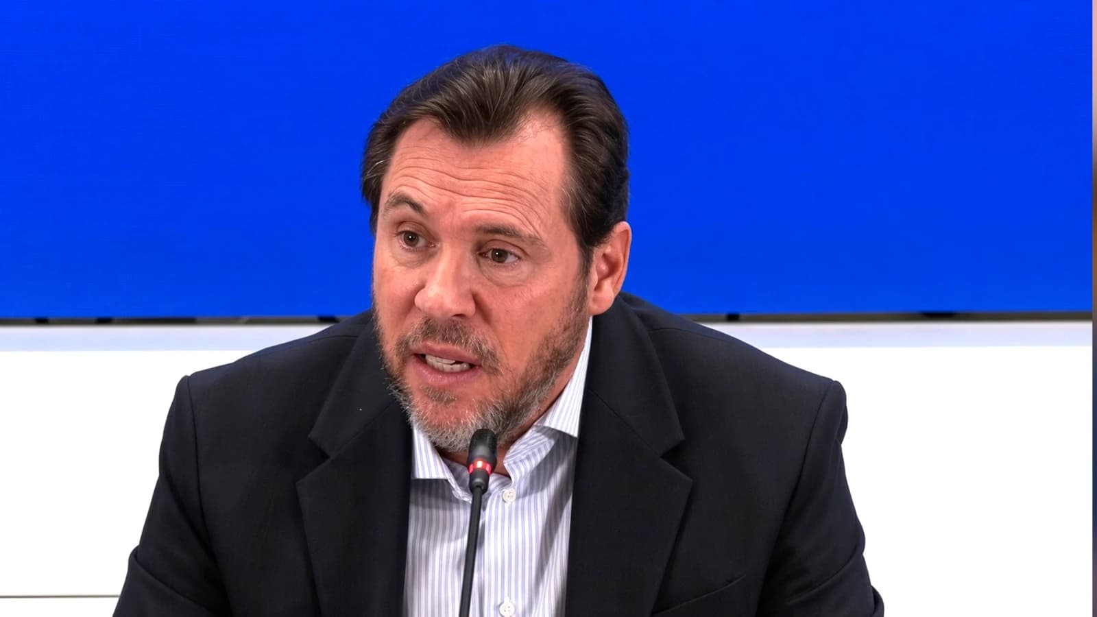 Óscar Puente provoca una estampida de funcionarios: nadie firma sus órdenes políticas