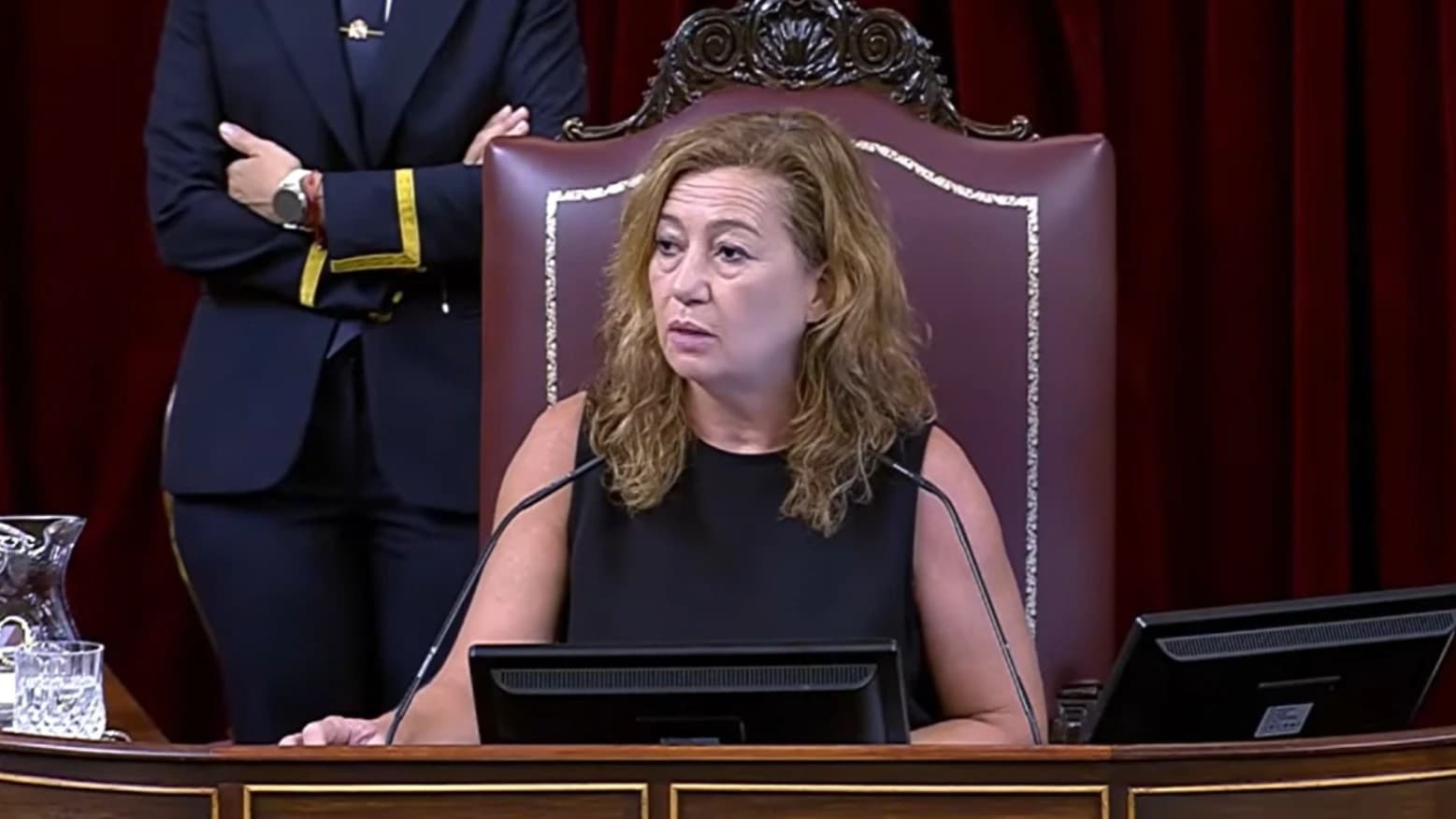 Armengol califica "arma" un bote de gas pimienta y echa a Ana Vázquez del Congreso