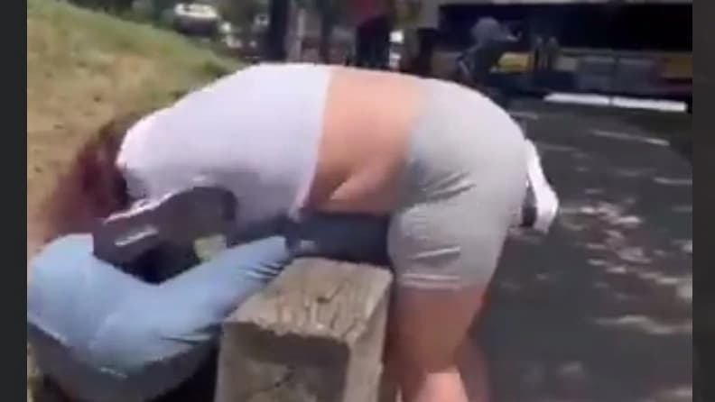 Vídeo: dos mujeres a golpe limpio, pasan de las amenazas a las manos