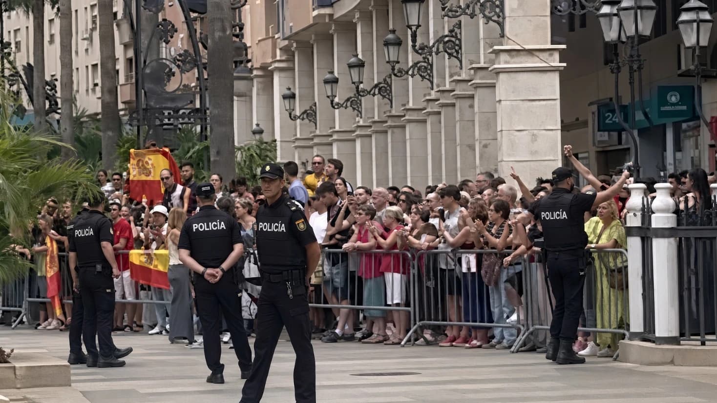 Sánchez blinda el Congreso con cortes de calles y la UIP lo ve desproporcionado