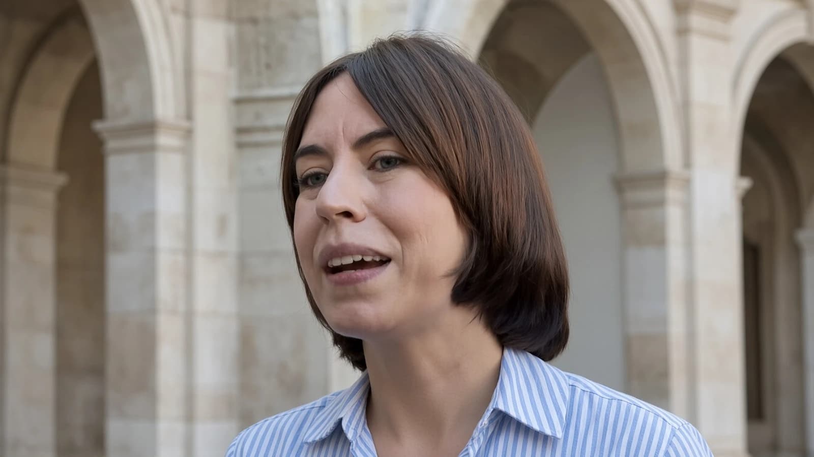 296 m² de vivienda oficial y cero casas a su nombre: así vive Diana Morant