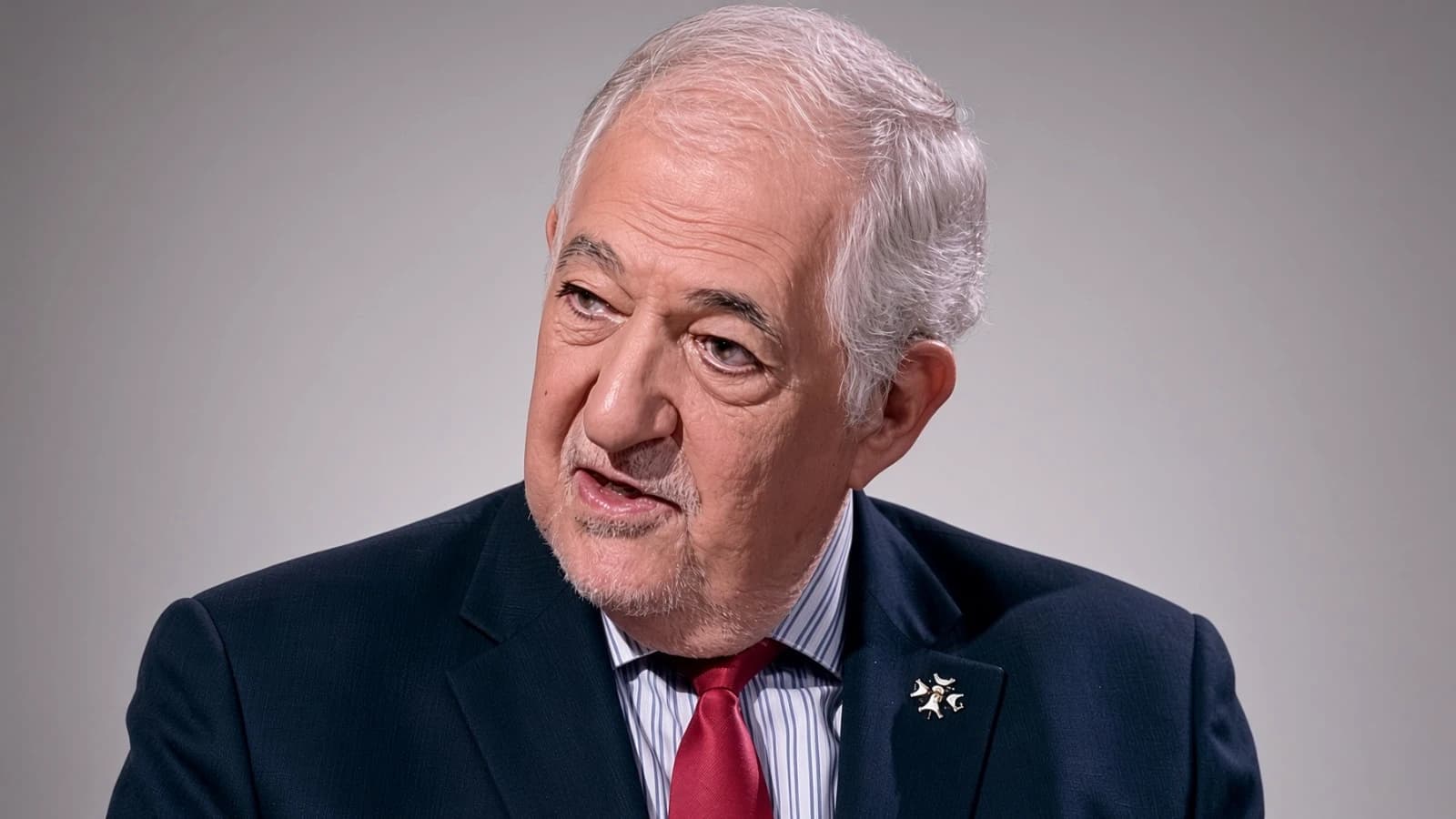 Sánchez logra por Pumpido allanar la amnistía y el retorno de Puigdemont
