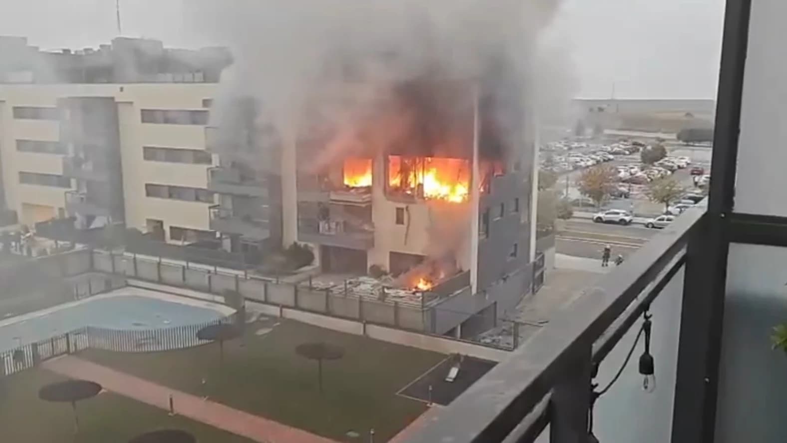 Brutal explosión en una vivienda en Valdemoro: mata a 3 perros y se realojan a 5 familias
