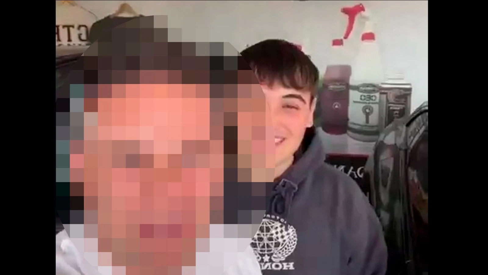 ¿Quién dio trabajo al chico que llamó vagos a los acampados de Sol que fue despedido por su jefe?
