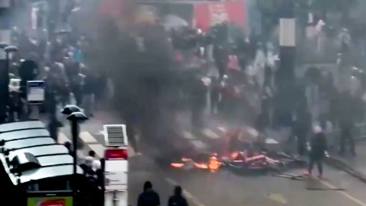 Bruselas: la ultraizquierda y los inmigrantes destrozan el corazón de Europa
