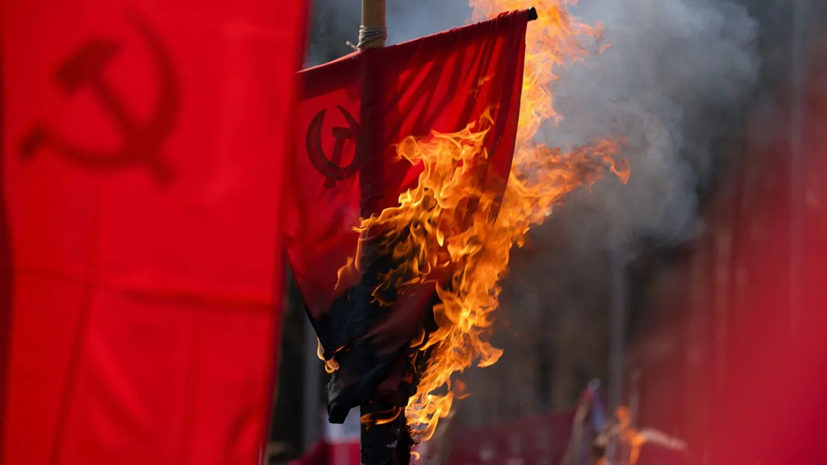 Chequia planta cara al fantasma rojo: prohibida la propaganda comunista