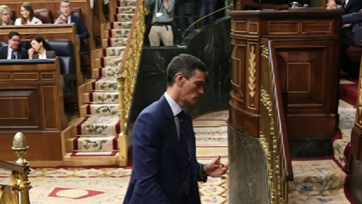 Guerra interna: el PSOE se rompe por el adelanto electoral