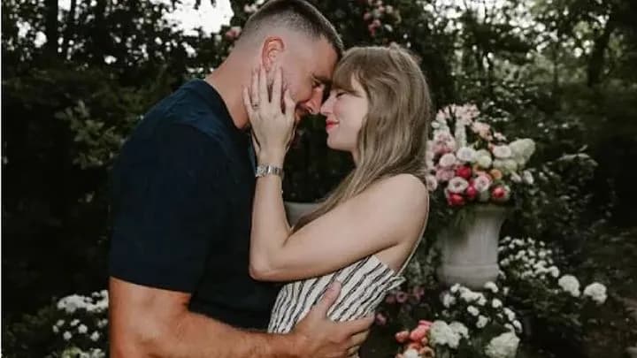 Taylor Swift y Travis Kelce anuncian su compromiso con una romántica publicación