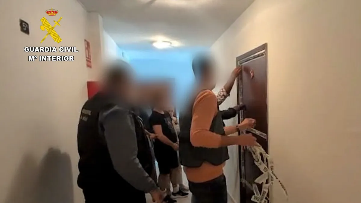 Abusada y obligada a estafar. Así es la España que nos dejan