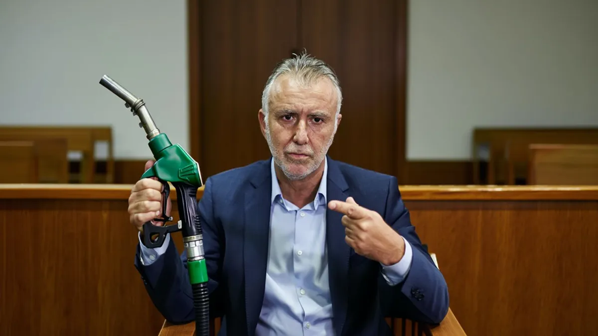 Ángel Víctor Torres patina en su defensa desesperada