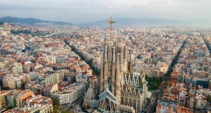 Septiembre llega con puentes: El BOE confirma los festivos que alargarán el fin de semana en cinco comunidades
