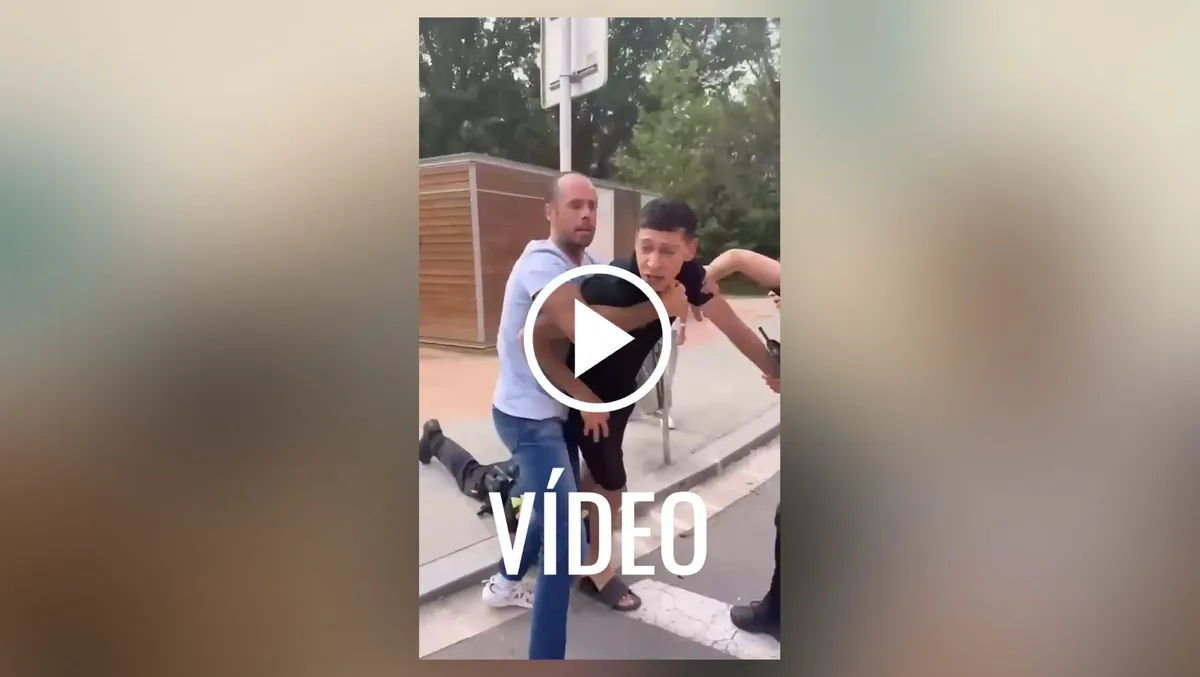 Vídeo vergonzoso en Vic: los policías no son capaces de atrapar a unos ladrones